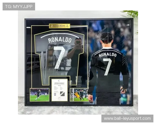 足球球星海报的收藏价值是否值得投资与长期保存探讨